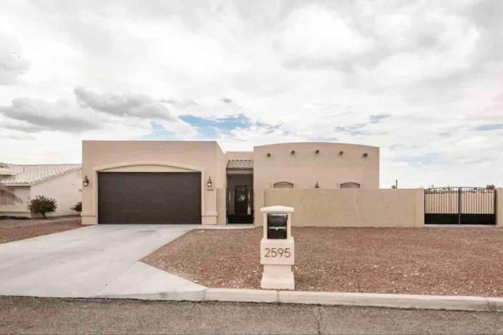 Havasu Retreat! Pool, Spa, Gym & View Lake Havasu City Bagian luar foto