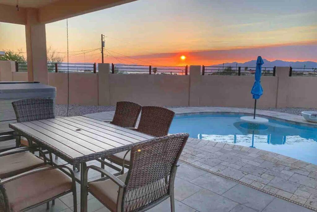 Havasu Retreat! Pool, Spa, Gym & View Lake Havasu City Bagian luar foto
