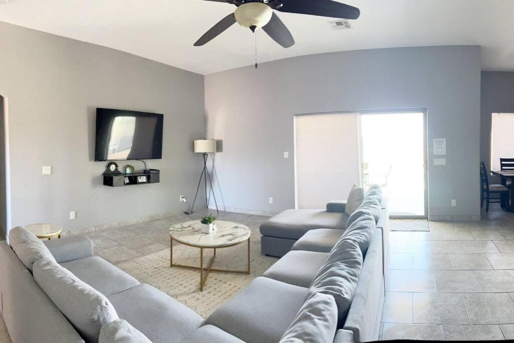 Havasu Retreat! Pool, Spa, Gym & View Lake Havasu City Bagian luar foto