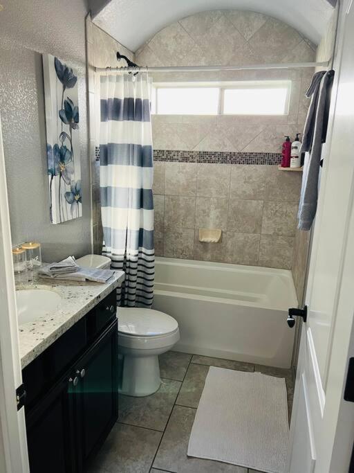 Havasu Retreat! Pool, Spa, Gym & View Lake Havasu City Bagian luar foto